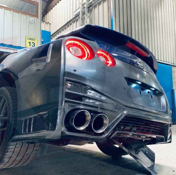 nissan GTR R35 Nismo style body kit conversion