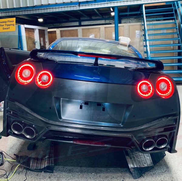 nissan GTR R35 Nismo style body kit conversion