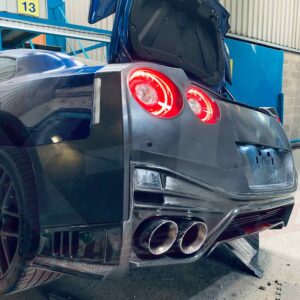 nissan GTR R35 Nismo style body kit conversion