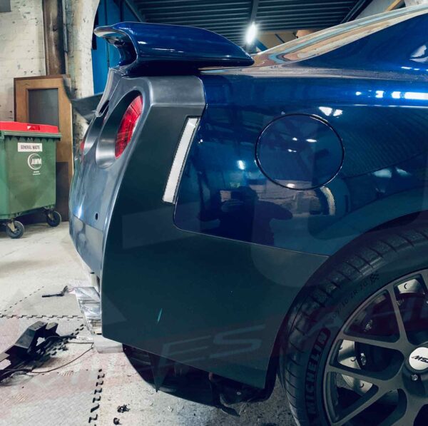 nissan GTR R35 Nismo style body kit conversion