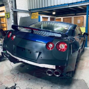 nissan GTR R35 Nismo style body kit conversion